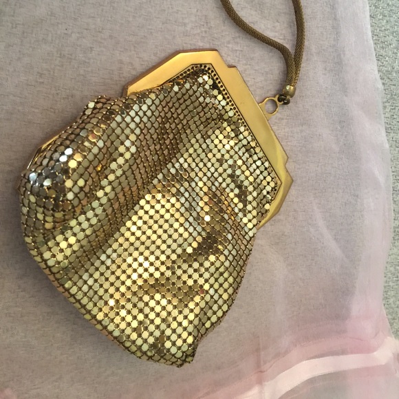 HOST PICK 🎉🎊Whiting & Davis Mesh Gold Bag! - Picture 3 of 6